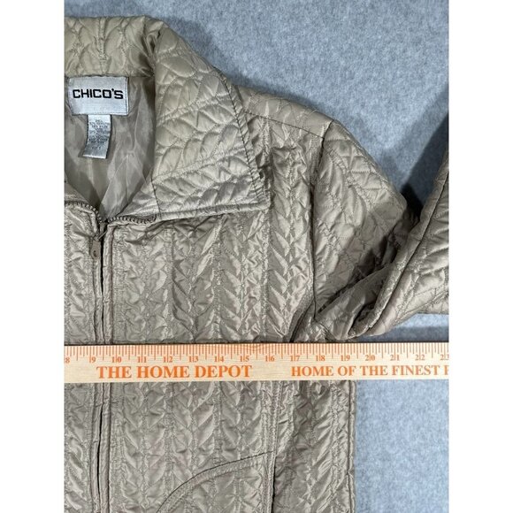 Chicos Size 1 Lightweight Quilted Jacket Tan Short Long Sleeve - Picture 8 of 8